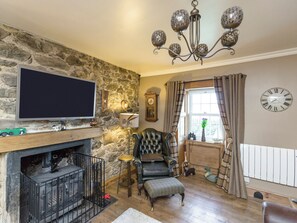 Fireplace, video-game console, Netflix, streaming services - 2 bedroom accommodation in Ardentinny near Dunoon (Ardentinny near Dunoon)
