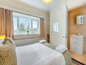 4 bedrooms, free WiFi, bed sheets