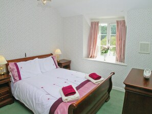 3 bedrooms, bed sheets