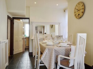 Dining - 3 bedroom accommodation in Keswick (Keswick)