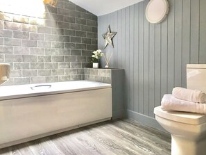 Towels - 2 bedroom accommodation in Redmire, near Leyburn (Redmire, near Leyburn)