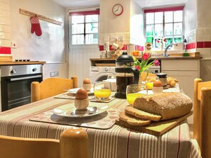 Dining - 2 bedroom accommodation in Redmire, near Leyburn (Redmire, near Leyburn)
