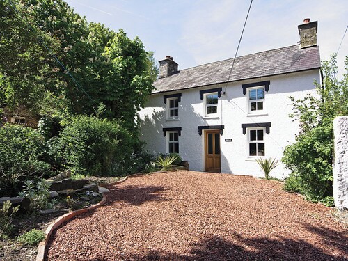 Dol Llan is in an ideal location for your family holiday in Wales.