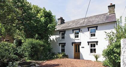 Dol Llan is in an ideal location for your family holiday in Wales.