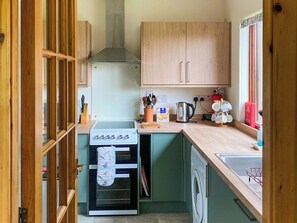 Cookware/dishes/utensils