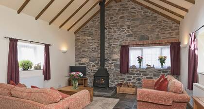 2 bedroom accommodation in Tregaron