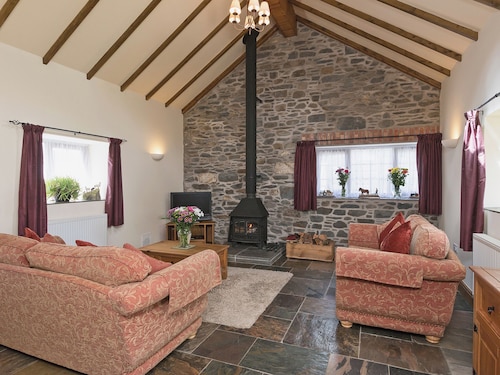 2 bedroom accommodation in Tregaron