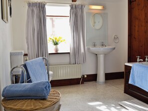 Towels - 2 bedroom accommodation in Altarnun, near Launceston (Altarnun, near Launceston)