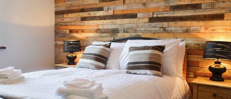 3 bedrooms, free WiFi, bed sheets