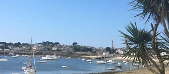 CHARMING GITE PÅ RIA DU JAUDY PÅ ROCHE DERRIEN NÄR PERROS-GUIREC