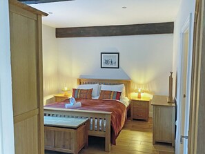 3 bedrooms, free WiFi, bed sheets