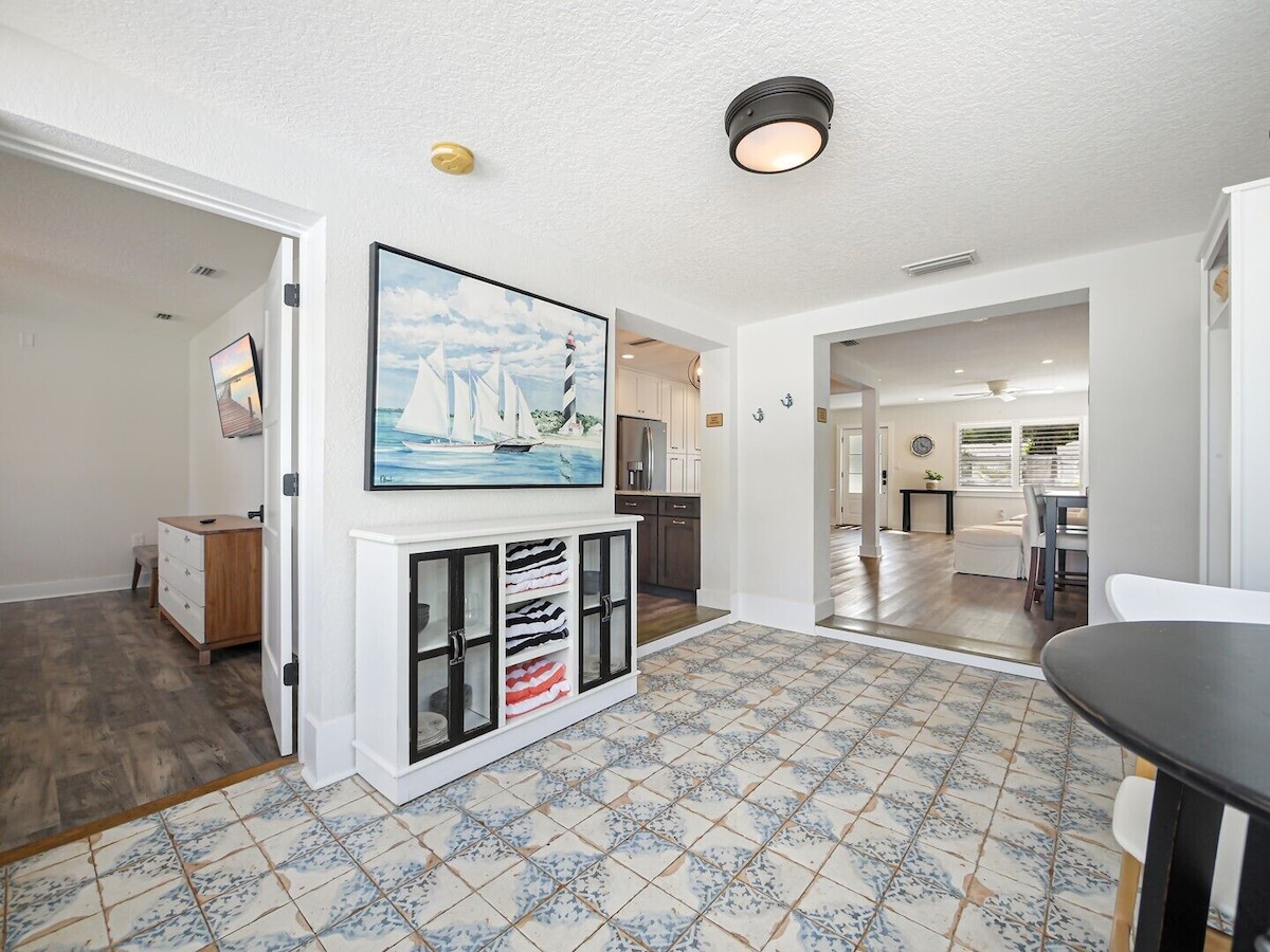 Photo 14 of SaltRunner: Updated 3/2 home with Private Pool