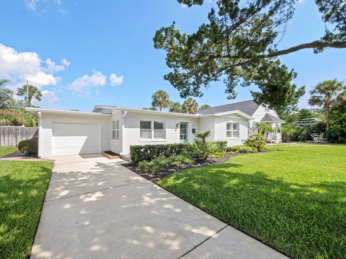 Photo 2 of SaltRunner: Updated 3/2 home with Private Pool