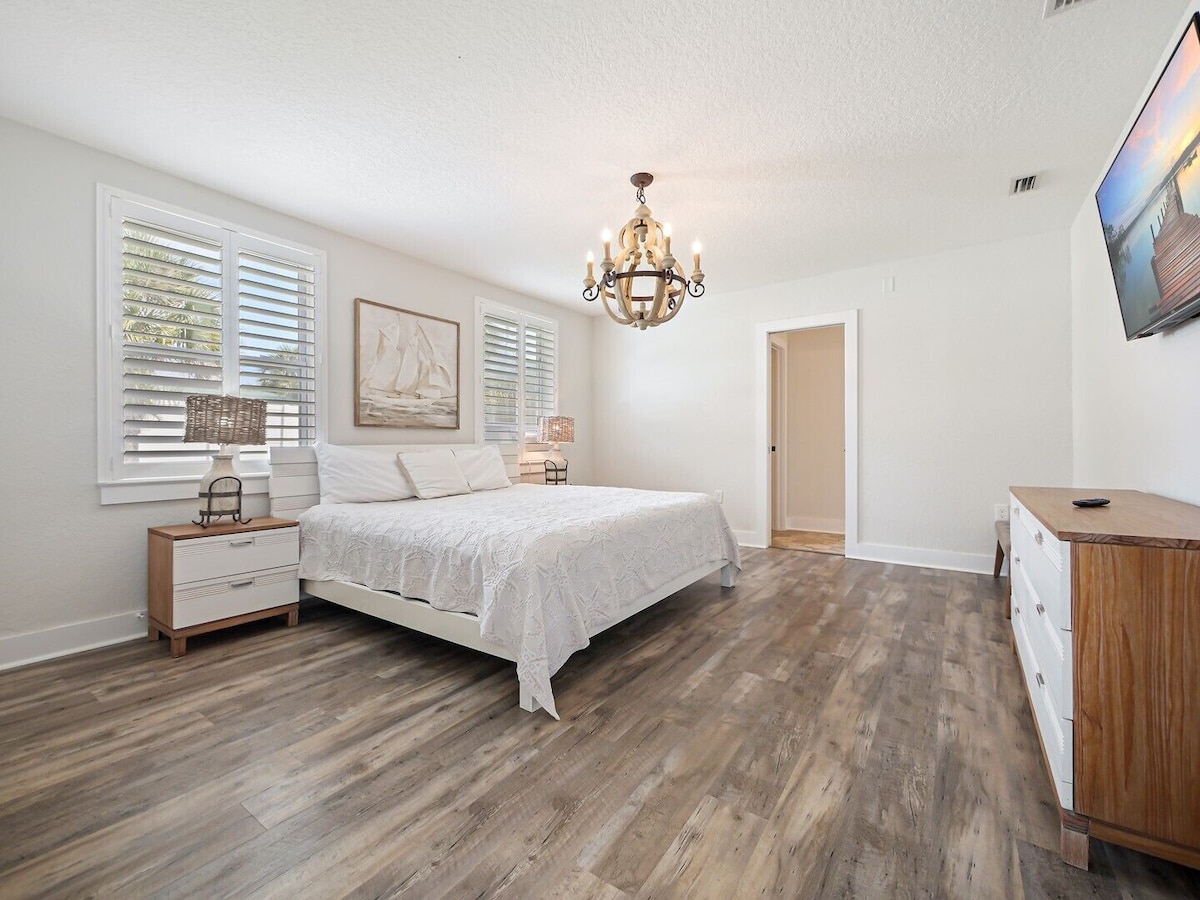 Photo 15 of SaltRunner: Updated 3/2 home with Private Pool