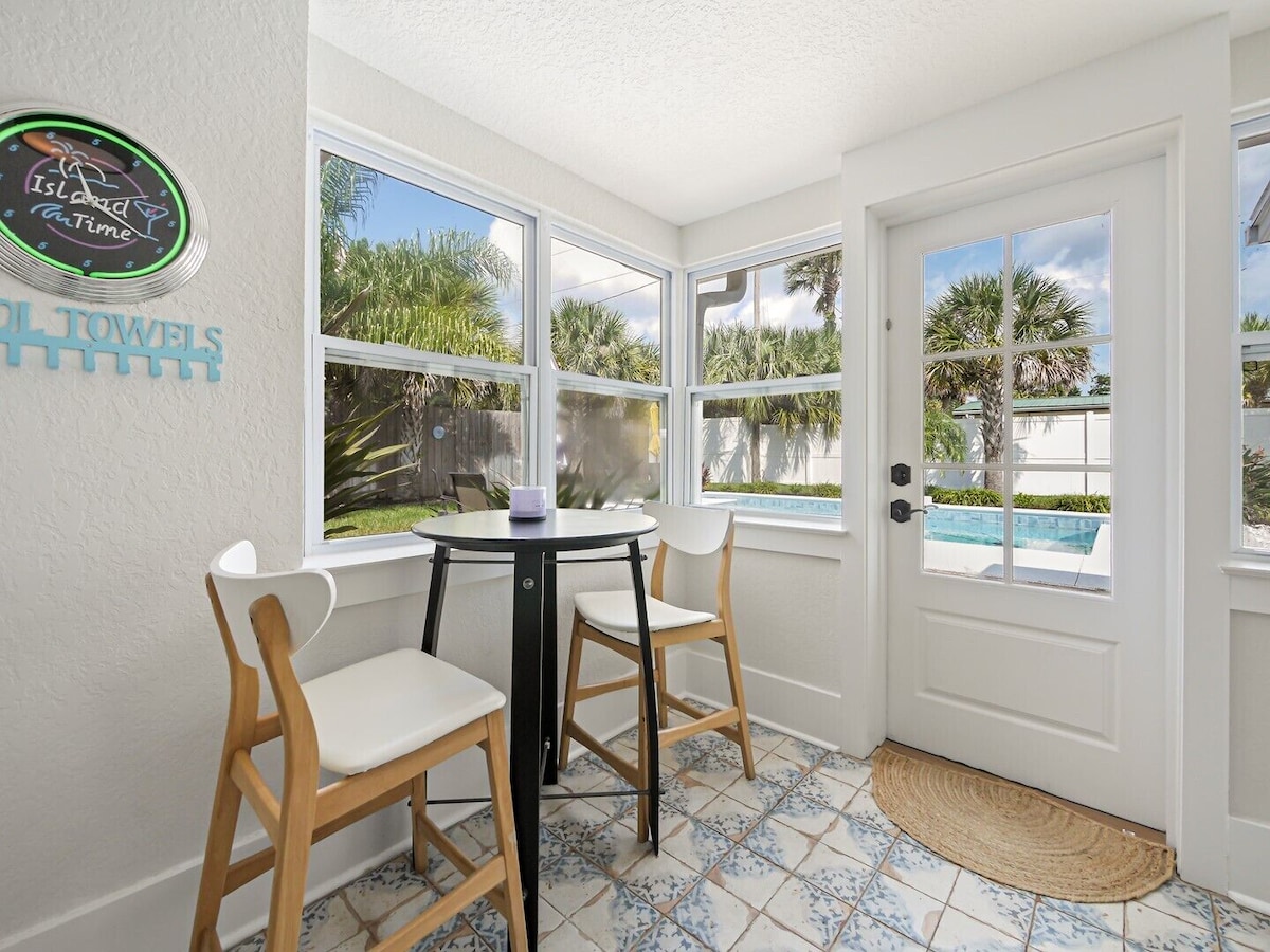 Photo 13 of SaltRunner: Updated 3/2 home with Private Pool