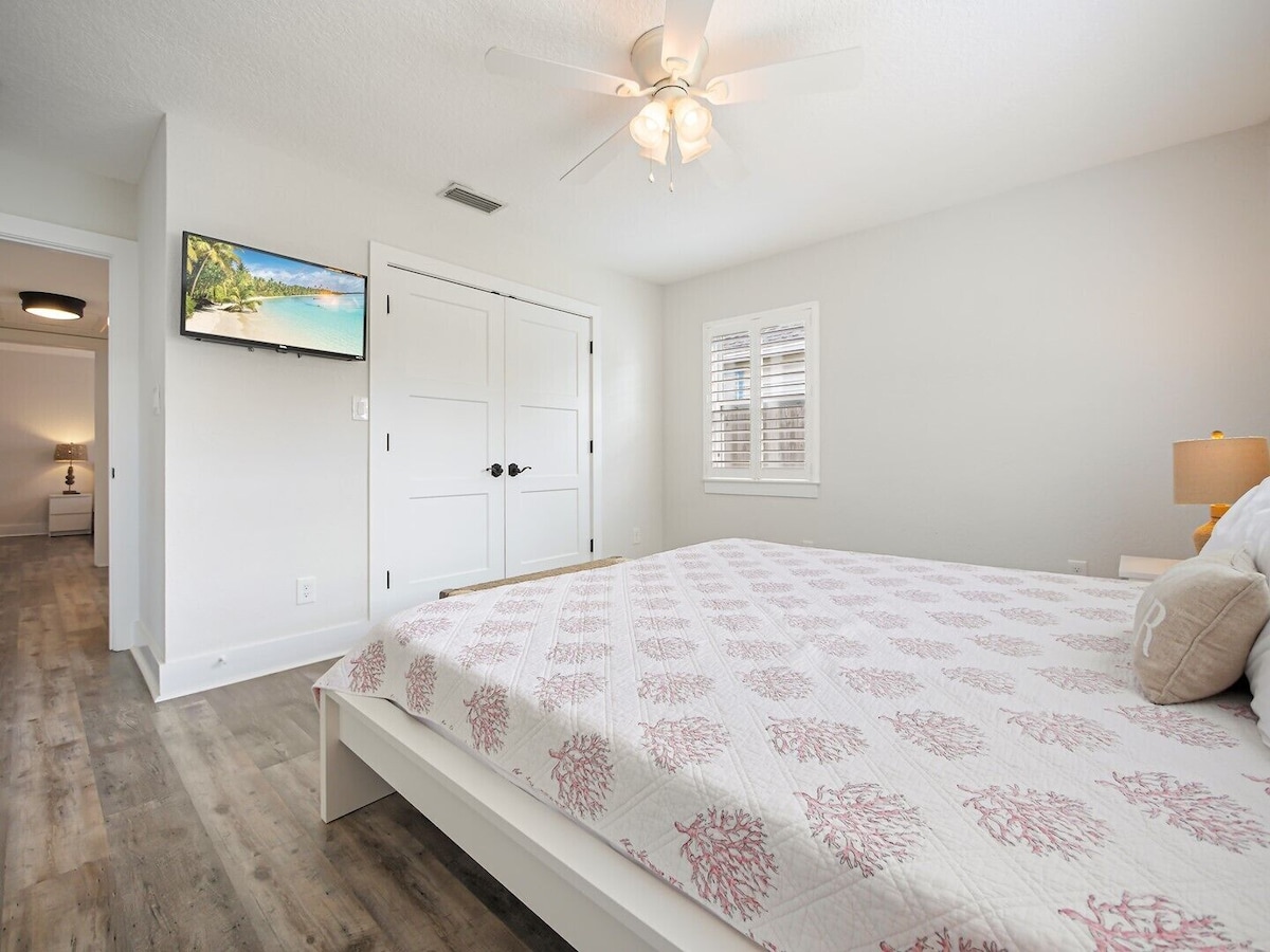 Photo 24 of SaltRunner: Updated 3/2 home with Private Pool