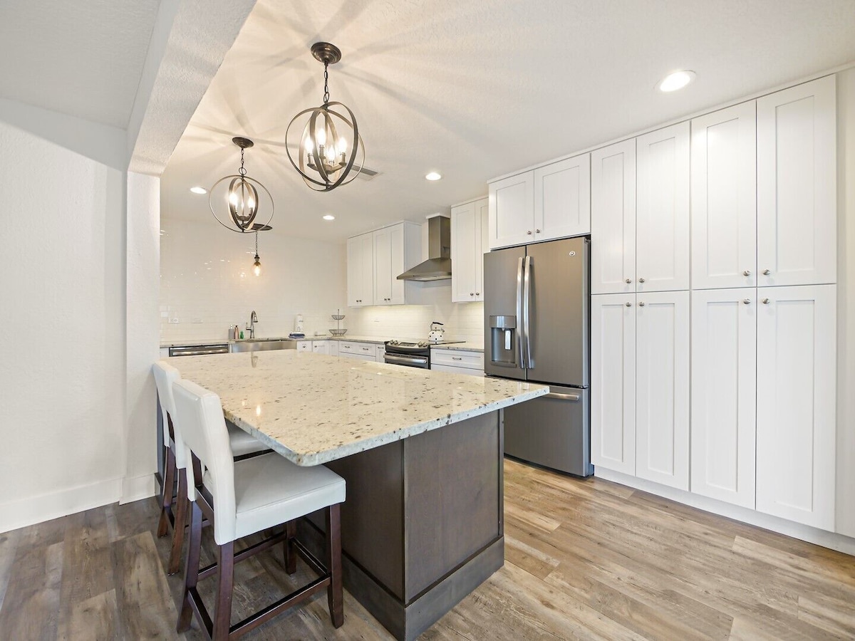 Photo 7 of SaltRunner: Updated 3/2 home with Private Pool