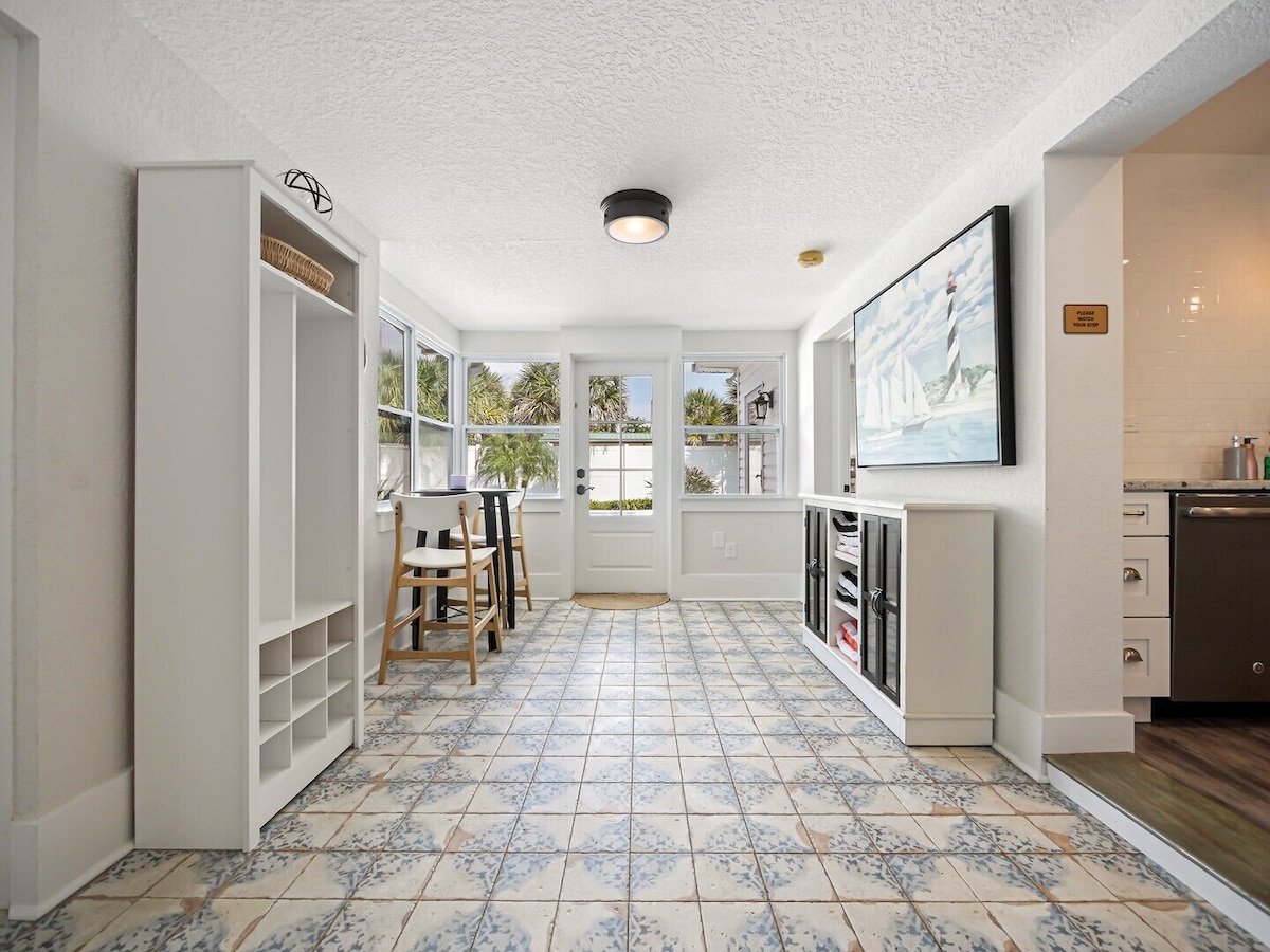 Photo 12 of SaltRunner: Updated 3/2 home with Private Pool