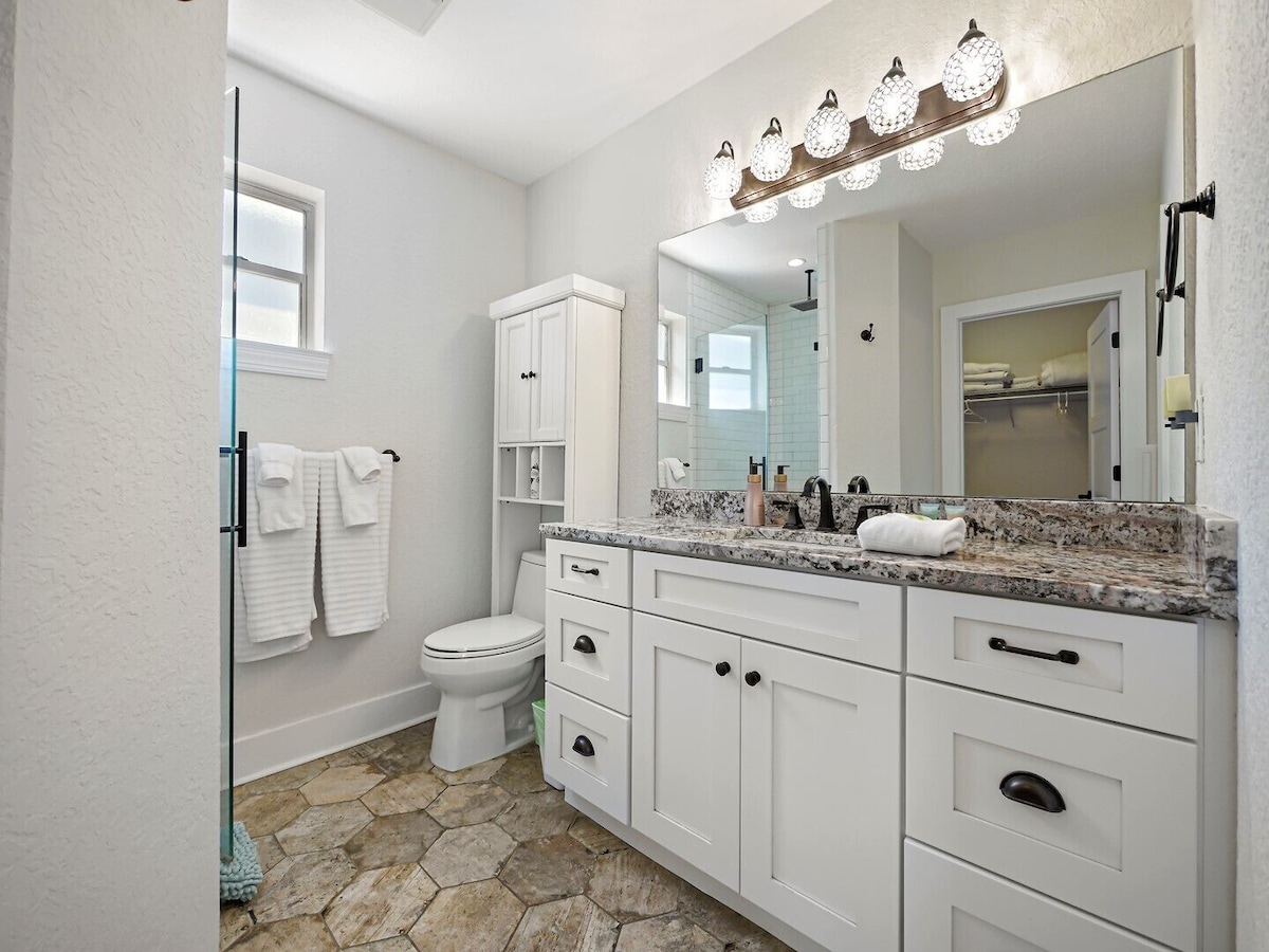 Photo 17 of SaltRunner: Updated 3/2 home with Private Pool