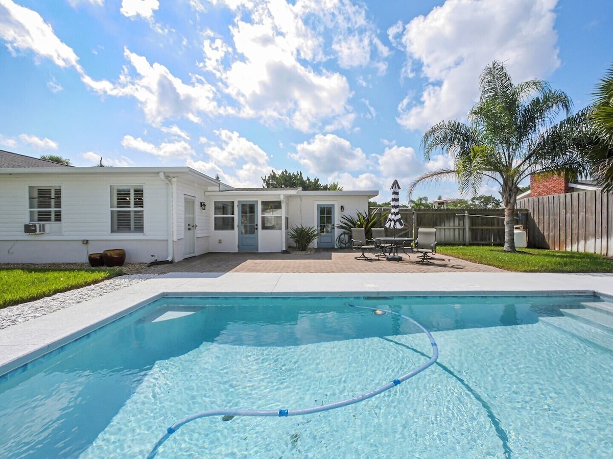 Photo 28 of SaltRunner: Updated 3/2 home with Private Pool