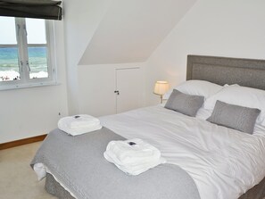 3 bedrooms, free WiFi, bed sheets