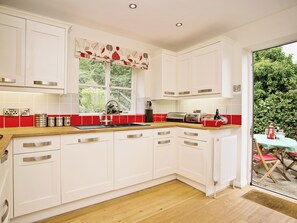 Dishwasher, high chair - 3 bedroom accommodation in Richmond, Swaledale (Richmond, Swaledale)
