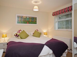3 bedrooms, free WiFi, bed sheets - 3 bedroom accommodation in Richmond, Swaledale (Richmond, Swaledale)
