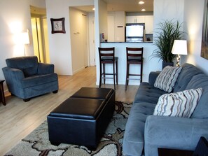 Smart TV, stereo - 1 Block to Pike Place Market!  Balcony with Water Views at Harbor Steps (Seattle)