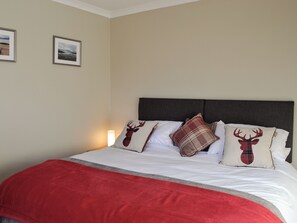2 bedrooms, free WiFi, bed sheets - 2 bedroom accommodation in Langbank, near Port Glasgow (Langbank, near Port Glasgow)