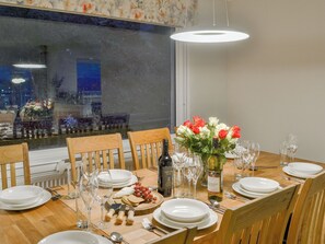 Dining - 5 bedroom accommodation in Craigton, near Inverness (Craigton, near Inverness)