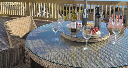 5 bedroom accommodation in Craigton, near Inverness