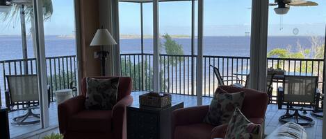 TV connectée, cheminée