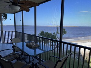 Outdoor dining - Beach-front Beautiful, High-grade Finished Condo at SanibelHarbour Resort (Fort Myers)