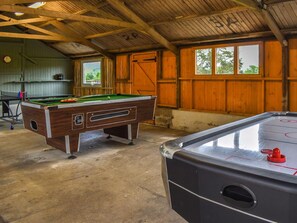 Games room - 4 bedroom accommodation in Rhyduchaf, near Bala (Rhyduchaf, near Bala)