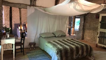 2 chambres, fer et planche à repasser, Wi-Fi gratuit, draps fournis