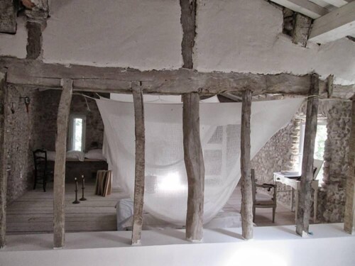 EN SURPLOMB D'UNE RIVIERE, MAISON DE BERGER , AUTHENTIQUE ET FAMILIAL ,WIFI