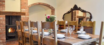 5 bedroom accommodation in Newtown