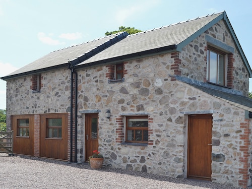 2 bedroom accommodation in Y Felinheli, near Bangor