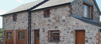 2 bedroom accommodation in Y Felinheli, near Bangor