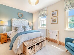 4 bedrooms, free WiFi, bed sheets