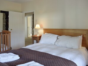 5 bedrooms, free WiFi, bed sheets