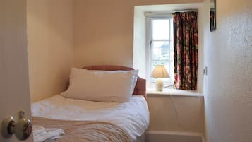 5 bedrooms, free WiFi, bed sheets