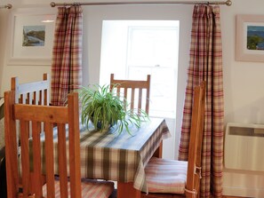 Dining - 1 bedroom accommodation in Rispond, near Durness (Rispond, near Durness)
