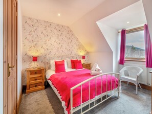 3 bedrooms, free WiFi, bed sheets