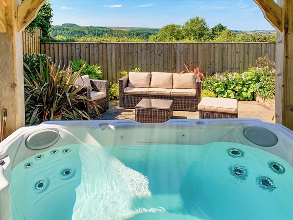 Outdoor spa tub - 5 bedroom accommodation in Goathland, near Whitby (Goathland, near Whitby)
