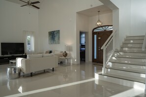 Smart TV - Island Escape- Long Bay Beach , private pool (Providenciales)