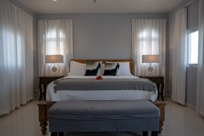 3 bedrooms, in-room safe, desk, iron/ironing board