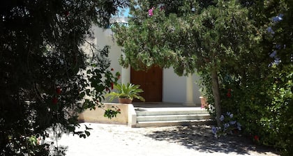 Charming villa in Chott-Meriem Kantaoui Sousse sea view, flower garden with trees