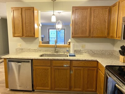 Condo in Downtown Lincoln - Extended Stay Deals available