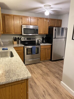 Fridge, microwave, oven, stovetop - Condo in Downtown Lincoln - Extended Stay Deals available (Lincoln)